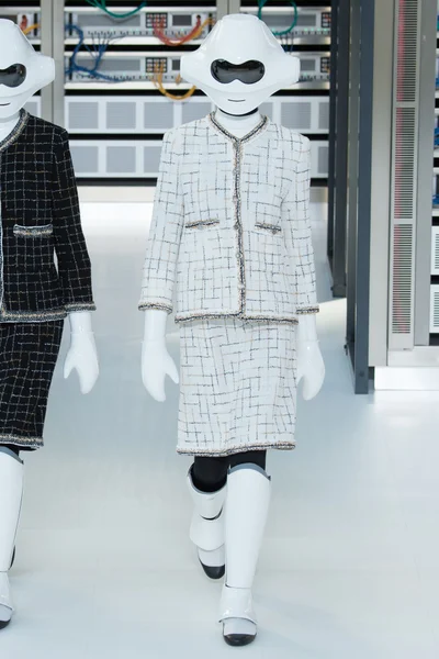 Look 2